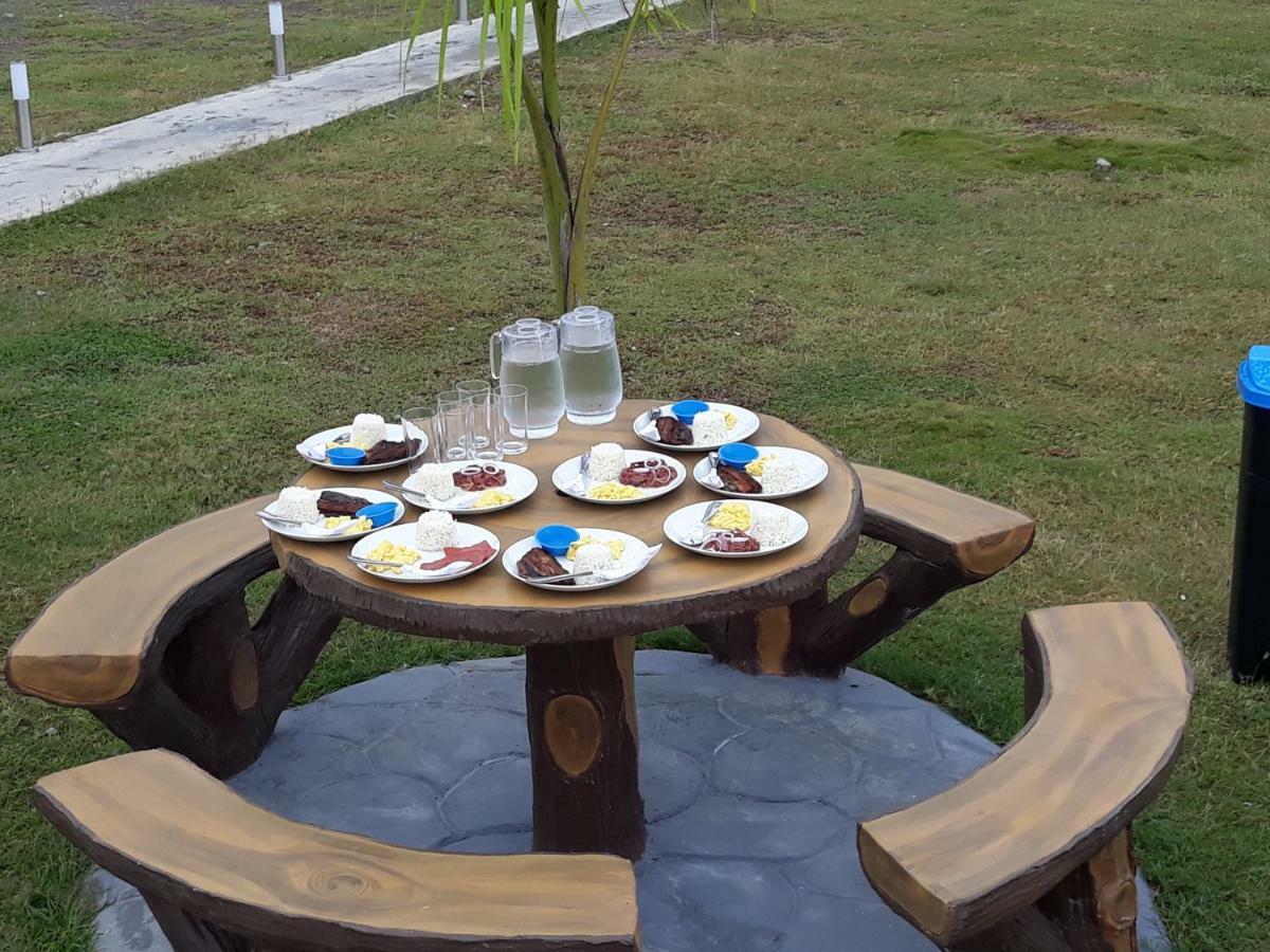 Gitagun Lagoon Beach Resort מראה חיצוני תמונה